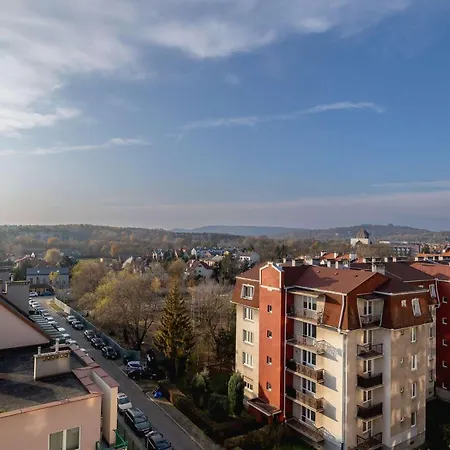 Exceptional With Balcony By Renters