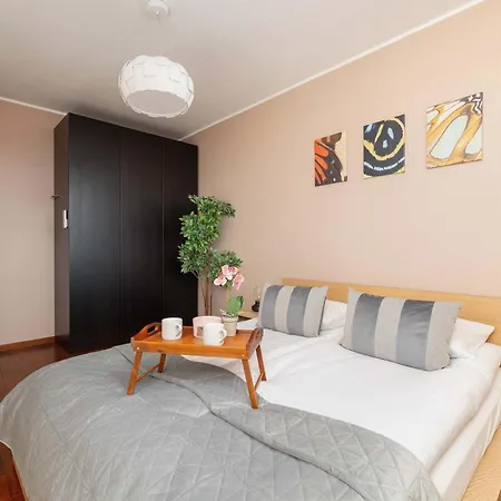 Exceptional With Balcony By Renters Lägenhet