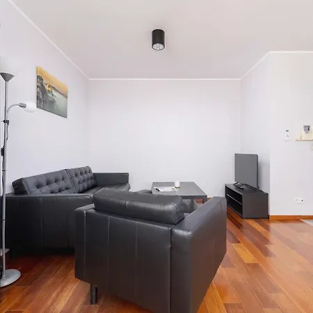 Exceptional With Balcony By Renters *