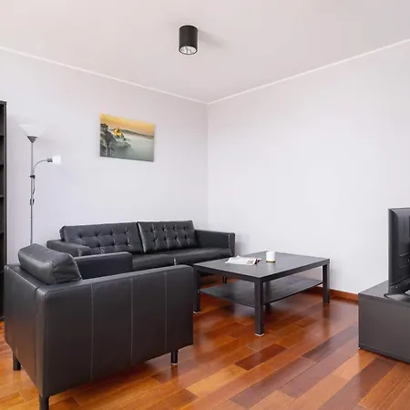 Exceptional With Balcony By Renters